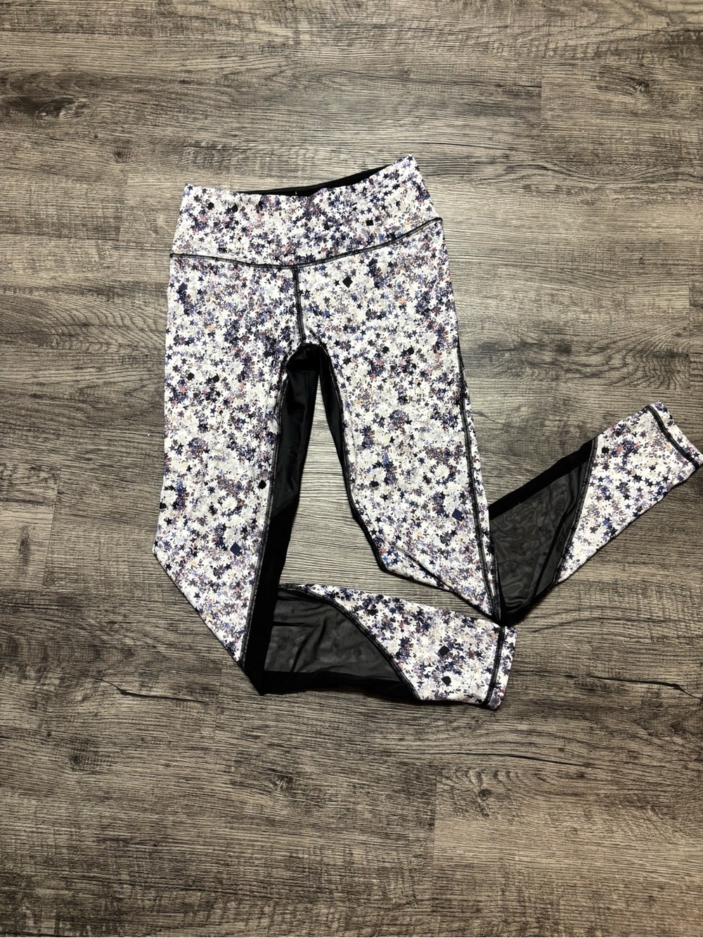Victoria’s Secret Sport - Star Print Active Leggings with Black Mesh Panels